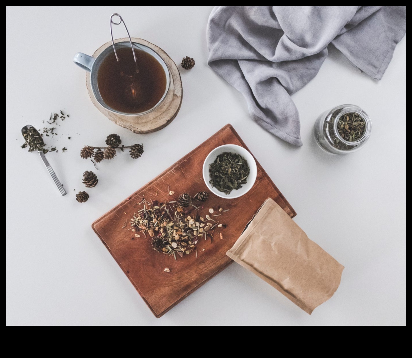 Rīta Zen: Sāciet savu dienu ar vēsu ledus zaļo tēju