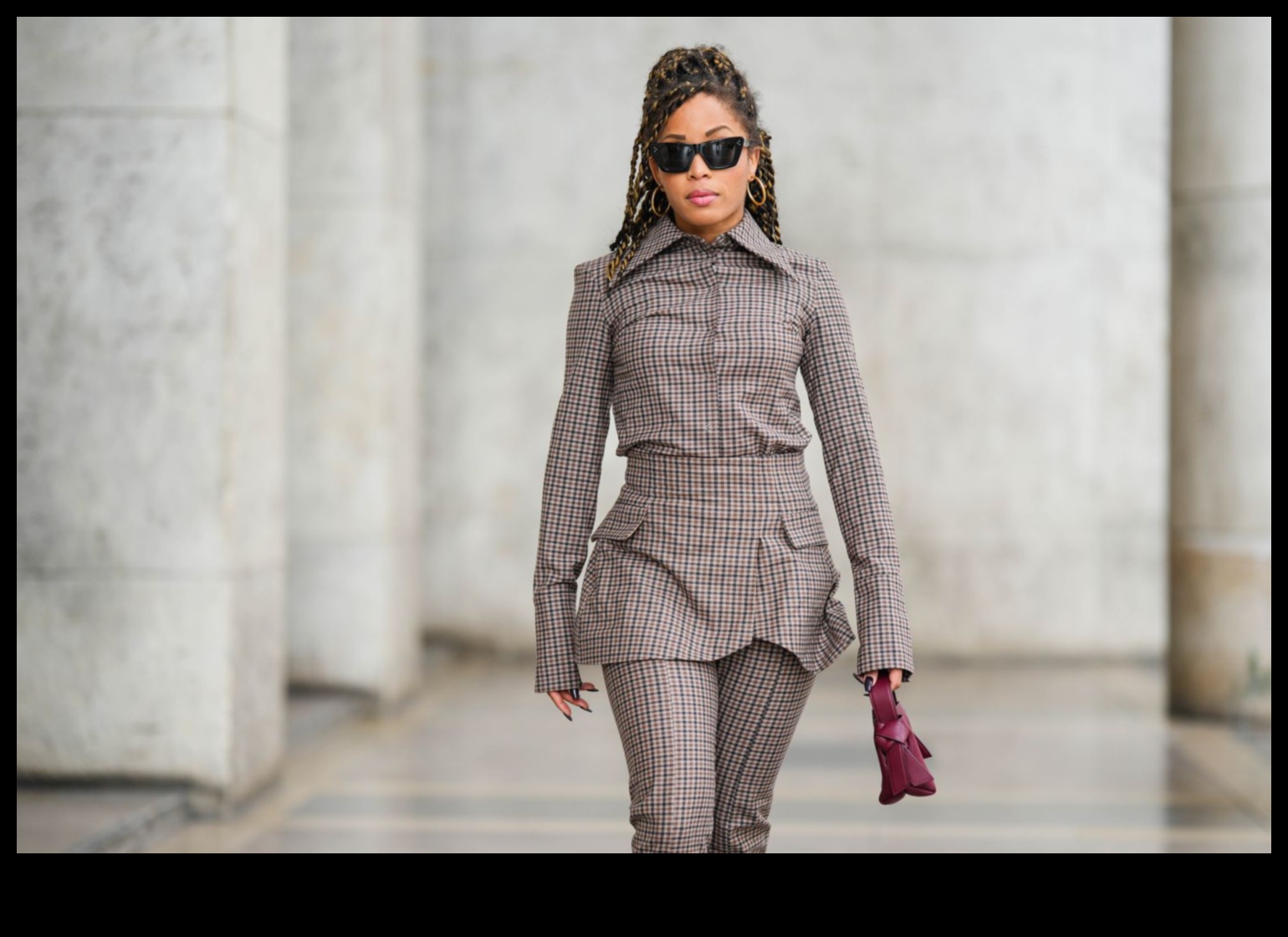 Futūristiska nojauta: moderni tērpi stilīgai rītdienai