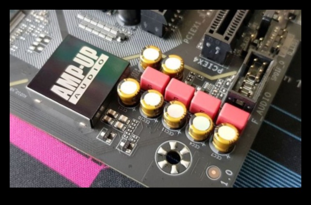 Mātesplates audio izcilība Saklausiet atšķirības ar augstas izšķirtspējas audio un pastiprinājumu 4 Mātesplates audio izcilība: augstas izšķirtspējas audio un pastiprinājums