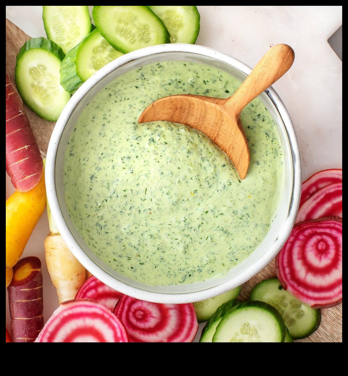 Zaļā dieviete: svaigu zaļo sulu barojošais labums