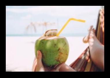 Sip and Share: Izveidojiet kokosriekstu ūdens pieredzi ar draugiem